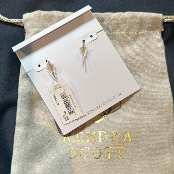 NWT Kendra Scott silver and light purple drop earrings - Picture 2 of 3